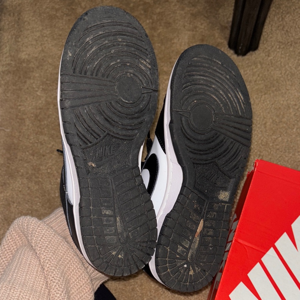 Nike Dunks (Pandas) - Picture 6 of 6